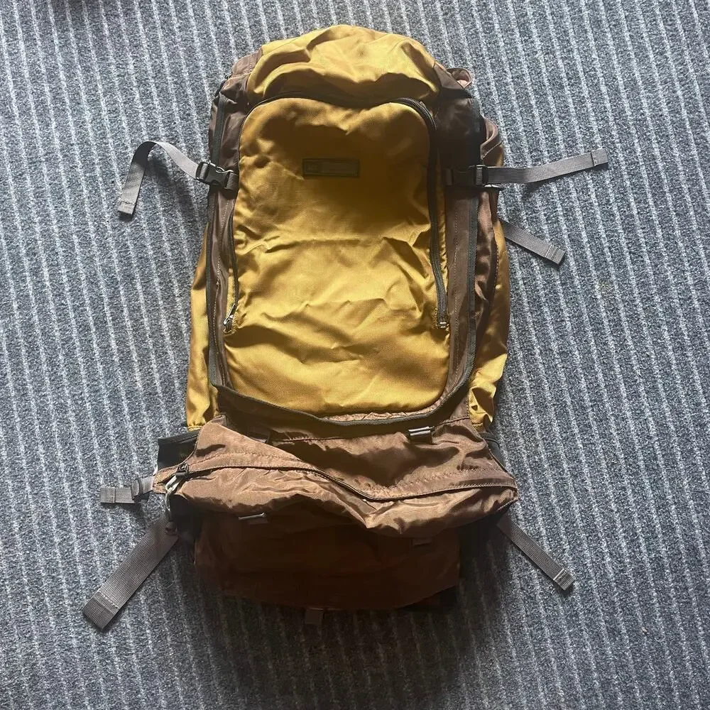 REI Pinnacle Hiking Alpine Backpack Model 13104 65 Liters 4 pounds 9 oz